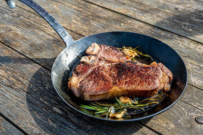 Waidler-Pfanne mit Griff – Handgeschmiedetes Unikat aus einem Stück - CULINOR