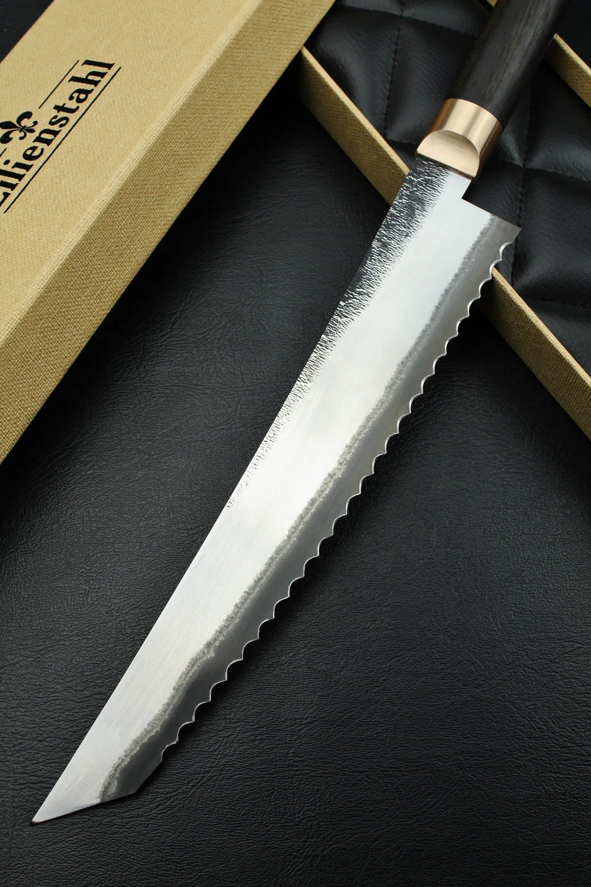 Brotschwert Bog Oak (Mooreiche) - Handgeschmiedetes Meisterwerk nach japanischer Schmiedekunst - CULINOR