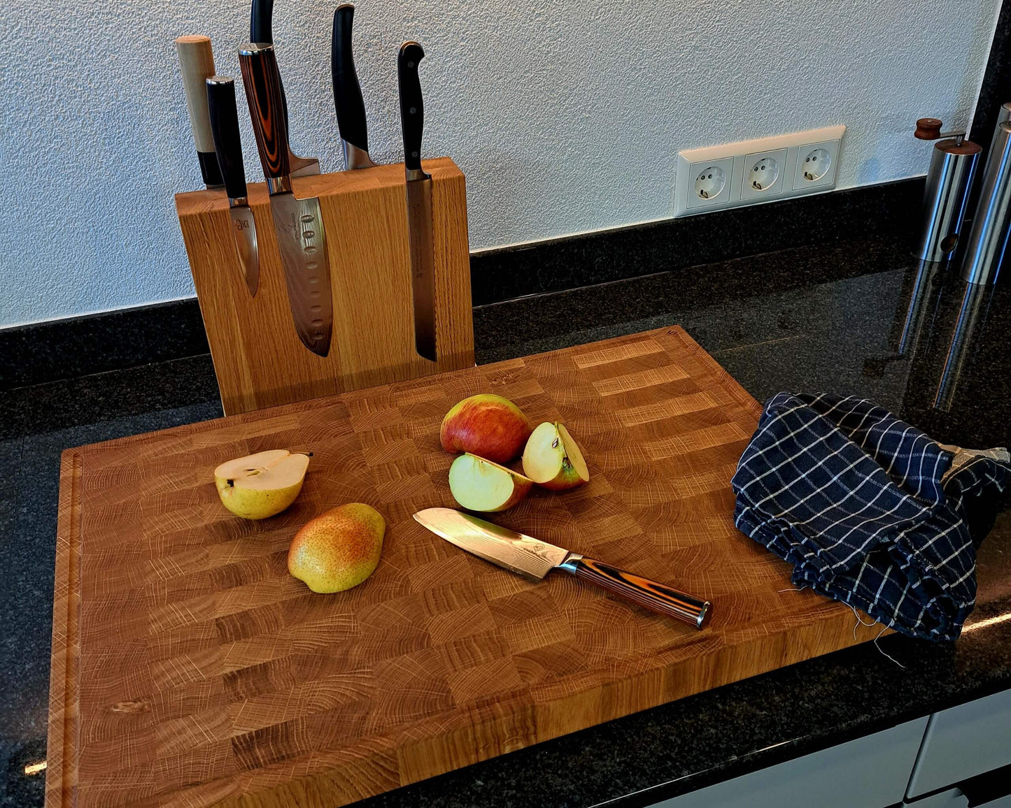 Stirnholz Schneidebrett (Eiche) in Handarbeit - Ein Schneidebrett fürs Leben